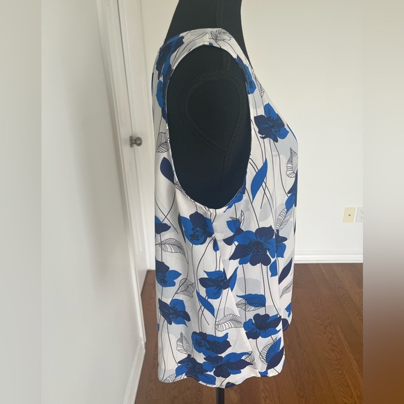 W5 Printed Floral Sheer Sleeveless Top - Picture 4 of 7